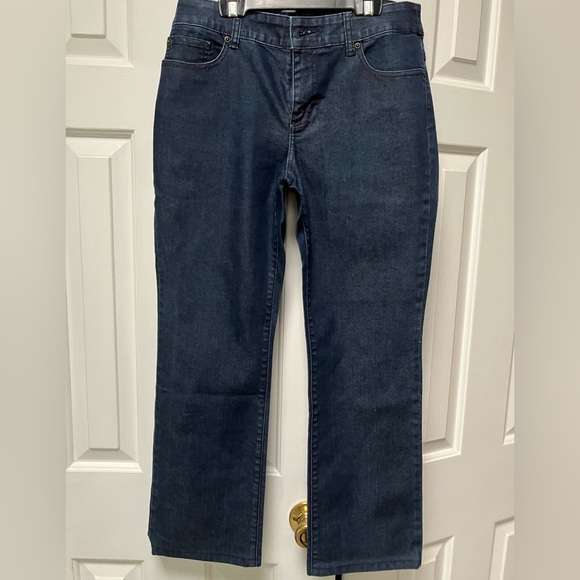 Chico’s Platinum Denim, size O Short. Ultimate Fit BootLeg. 5 pocket w/zip fly. - Picture 1 of 4